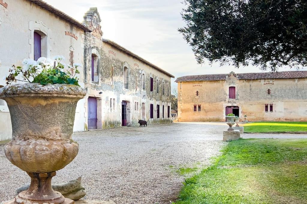 Mas De Charme En Pleine Camargue Villa Saint-Gilles  Exterior photo