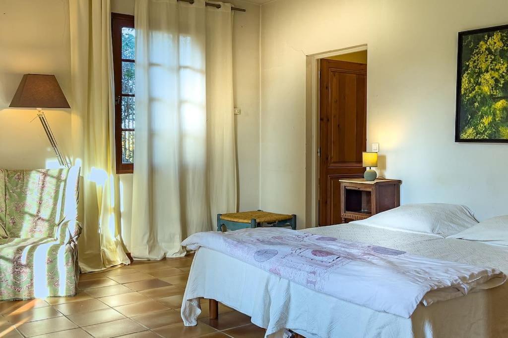 Mas De Charme En Pleine Camargue Villa Saint-Gilles  Exterior photo